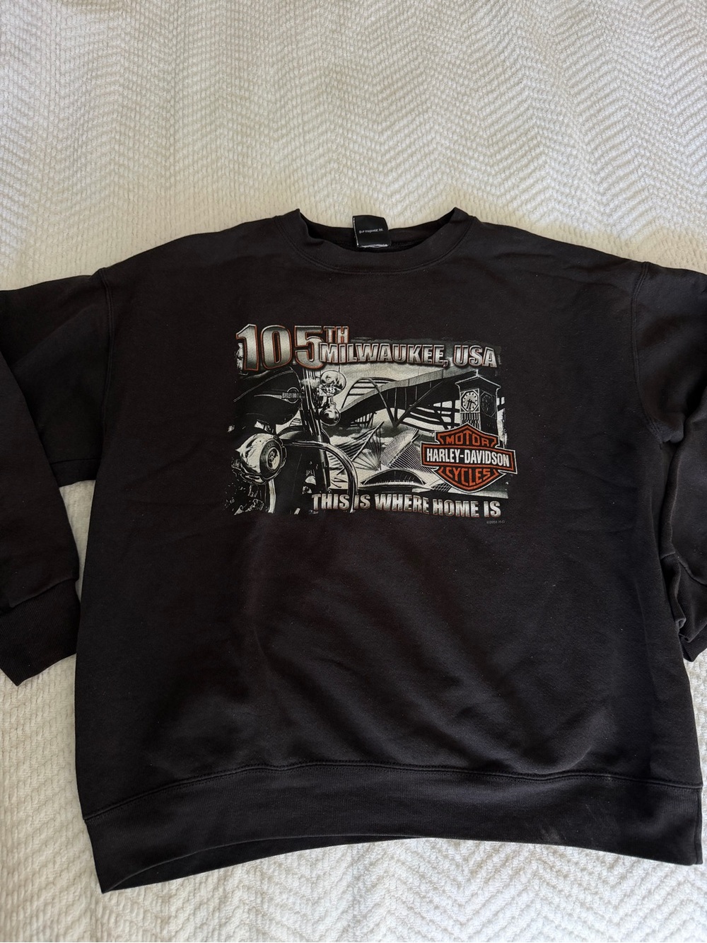 Harley-Davidson Black Crewneck Sweatshirt with Vintage Motorcycle Graphic